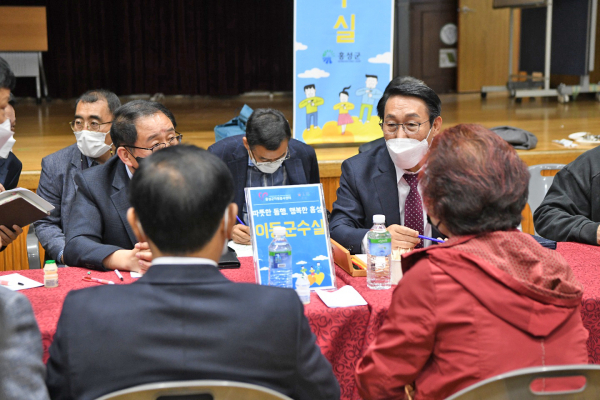 찾아가는 이동 군수실 운영 (이용록 군수 현장행정 모습)