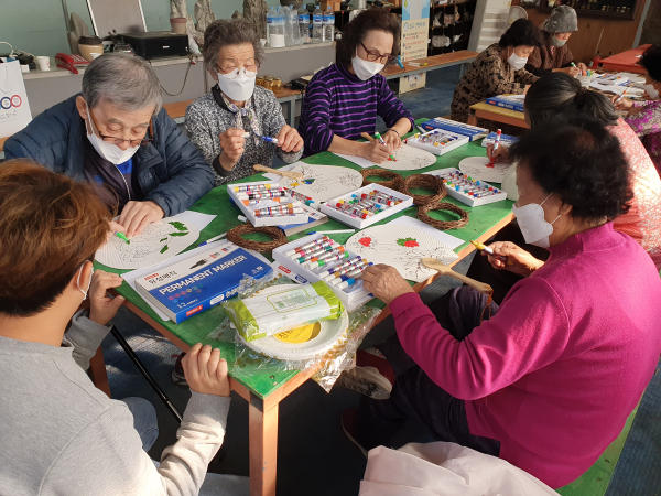 금산군농업기술센터 치매환자 힐링 치유농업 프로그램 모습