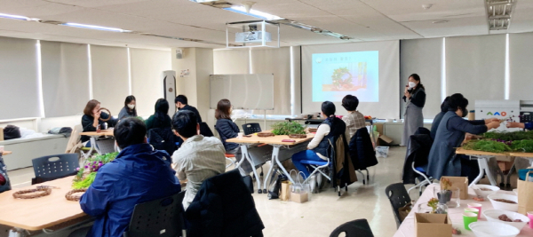 노인맞춤돌봄서비스 종사자와  응급안전안심서비스 종사자  대상으로 심리 소진 예방 힐링 프로그램 운영