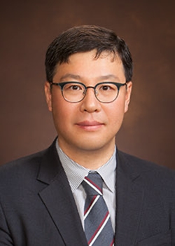 이진용 심사평가연구소장