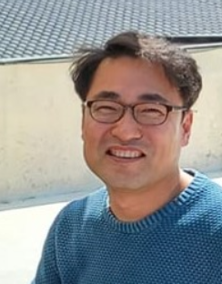 행정학과 이혁우 교수