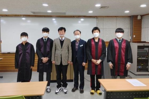 학생자치법정단 임명장 수여식