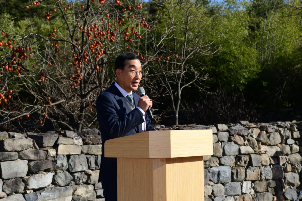 8일 어남동 단재 신채호 선생 생가지에서 신채호 선생 탄신 142주년 기념 헌사하는 김광신 중구청장