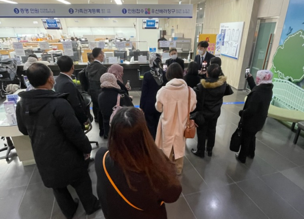 10개국 중견 공무원으로 구성된 연수단 초청 행사 견학 모습