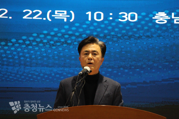 22일 김 지사가 송년 기자회견에서 올해 도정성과와 내년 중점과제를 밝혔다/사진 권상재 기자