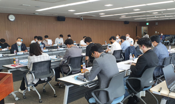 지난 9월 20일 세종시청에서 참여기관 담당자들이 참석한 가운데 열린 국가시범도시 위수탁협약 2단계 사업 추진 상황보고회 모습