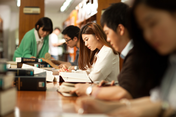 학생들의 공부 모습