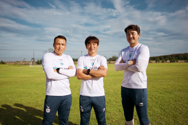 B팀 코칭스태프(왼쪽부터)진경선코치, 김경량코치, 이선형GK코치