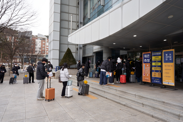 실기고사장으로 입장하는 수험생들/상명대 제공