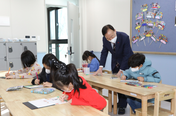 설동호 대전교육감, 대전호수초 초등돌봄 현장 방문