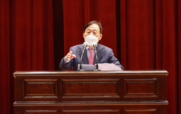 2월 월례조회에서 인사말하는 설동호 교육감