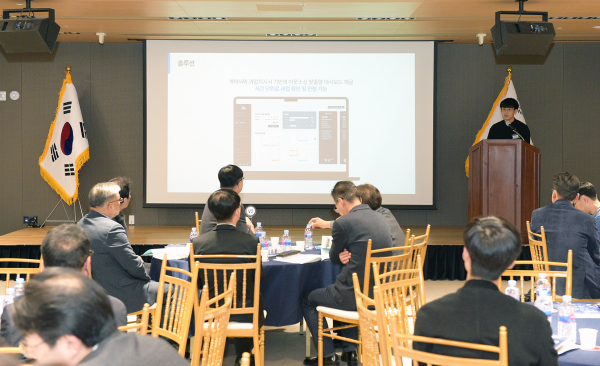 창업동아리 ‘리오’ 한규태 대표이사(순천향대 정보보호학과)가 산합협력 우수사례를 발표하고 있다.