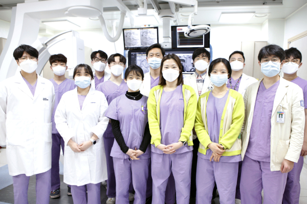 대전성모병원 심장내과 타비팀(사진 뒷줄 오른쪽에서 네번째 박만원 교수)