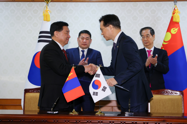 행복청, 몽골 건설도시개발부와 양해각서 체결식 모습