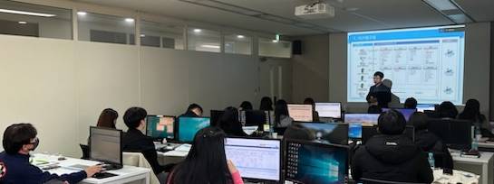 농지보전부담금 교육에 참석한 현장 직원이 법규, 절차 등 주요 사례교육을 받고 있다