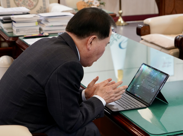 챗GPT를 활용하고 있는 김지철 교육감