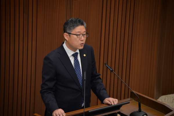 5분 발언하는 안신일 세종시의회 의원