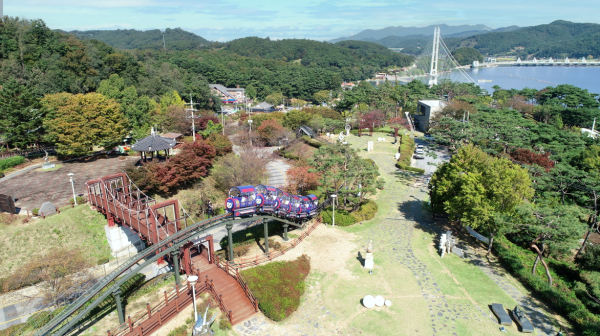 예당호 모노레일 운행 모습