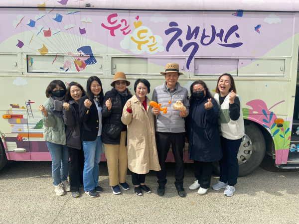 시립도서관 두근두근 봉사단 모습