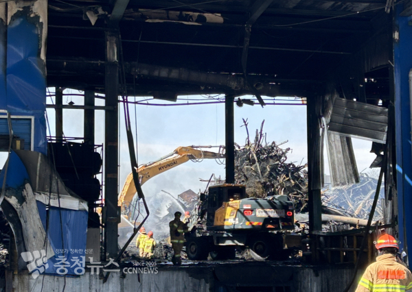 한국타이어 대전공장 화재 진화 작업