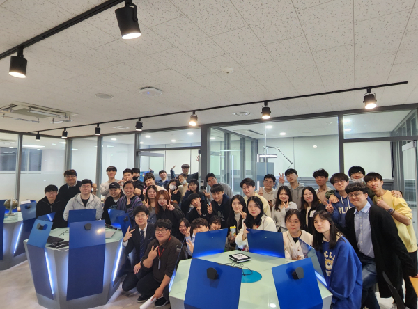 메타버스 학회 ‘유나이티드’, ARVR센터 방문 단체사진