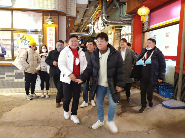 백종원 대표와 최재구 예산군수 예산시장 방문 모습