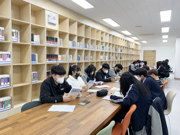 집현중 꿈마루 열린 도서관 개관