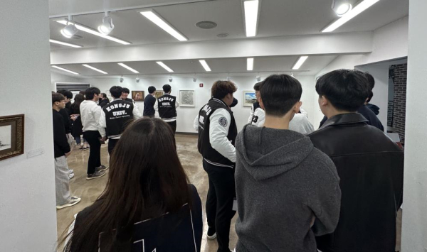 당진시 원도심 도시재생사업지 대학생 설명 모습