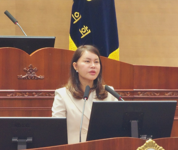 5분 발언을 하는 김미화 의원/박동혁 기자