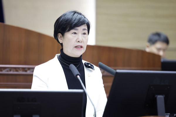 5분 발언을 하는 엄소영 의원/천안시의회 제공