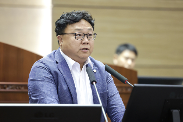 5분 발언을 하는 박종갑 의원/천안시의회 제공