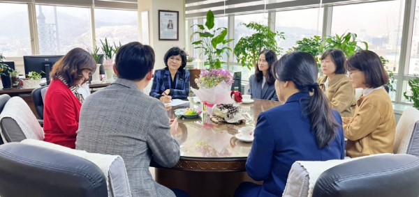 사회서비스 공급 주체 다변화 사업 공모를 위해 컨소시엄에 참여하는 단체들과 사전 간담회를 진행하고 있다.