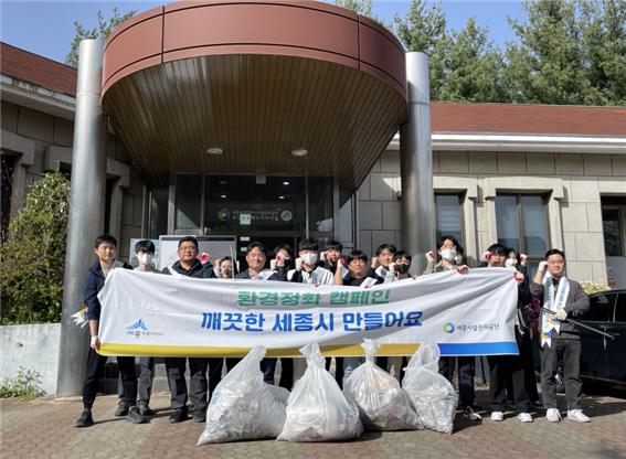 수처리팀, 산업단지 내 쓰레기 수거활동 및 시설 정리활동 진행 모습