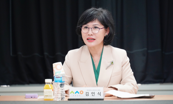 김인식 대전시사회서비스원 원장이 민간 국제교류 지원 활성화를 위한 간담회에서 인사말을 전하고 있다.