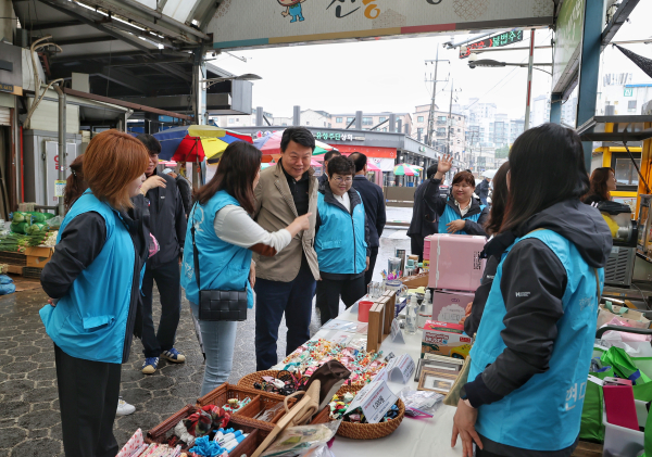 지난 29일 당진시장 토요장터 모습