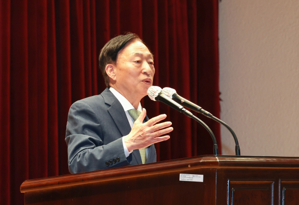 설동호 교육감, 5월 월례조회 모습