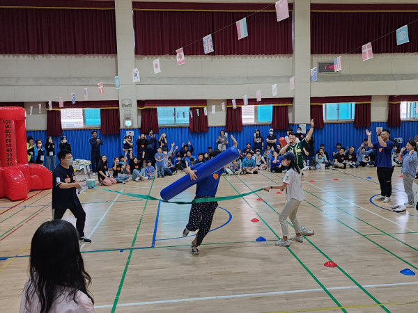 1일 대평초등학교 강당에서 한빛 가족 운동회가 열리고 있다.