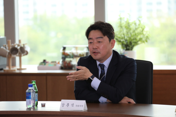 삼성전자 온양캠퍼스에 방문한 강훈식 의원/강 의원실 제공<br>