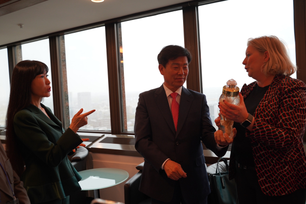 박범인 군수 독일 출장 모습