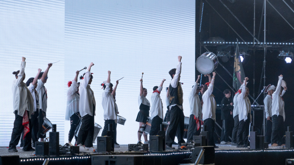 지난 3일 본교 대운동장 특설무대에서 개교 30주년 기념행사를 열었다.