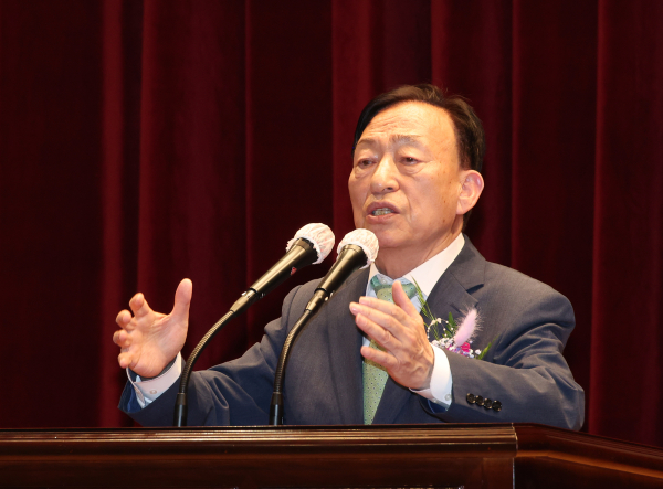 스승의 날 기념식에서 설동호 대전교육감 인사말 모습