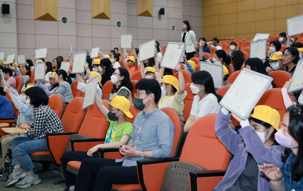 대전 서구 도전 독서골든벨 북콘서트 행사 장면