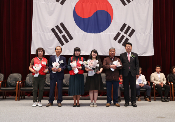 당진시 제43회 장애인의 날 기념행사 (모범장애인 및 장애인복지 유공자 표창 모습)