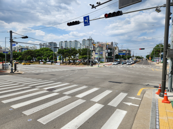 스마트 횡단보도 설치 모습