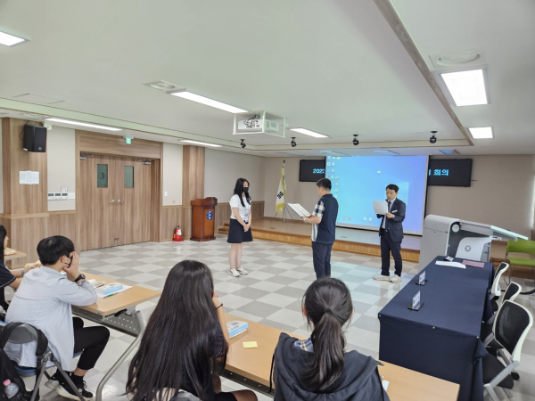 2023학년도 동부 중학교 학생의회를 이끌어갈 의장단 선출