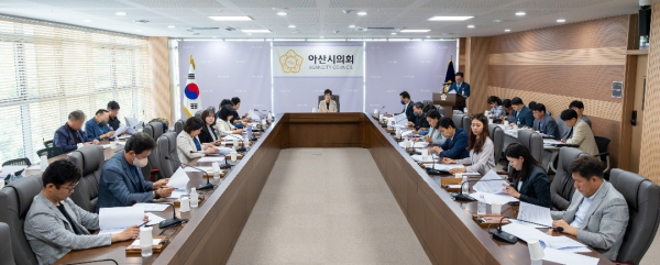 의원회의 진행 장면/아산시의회 제공