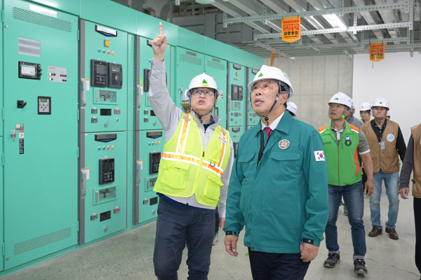 최민호 시장, 네이버데이터센터 찾아 안전대전환 현장 집중안전점검 모습