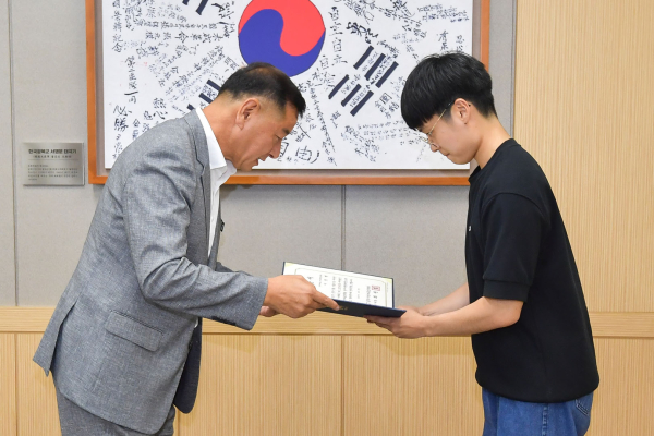 공주사랑 장학생 장학증서 수여식 모습