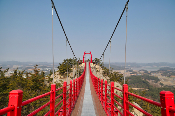 백화산 구름다리 모습