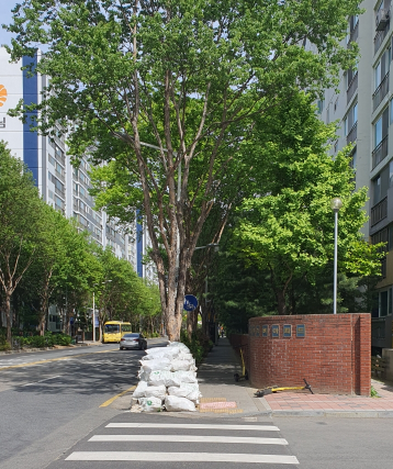 서구 관내 아파트 건축폐기물 마대 사진